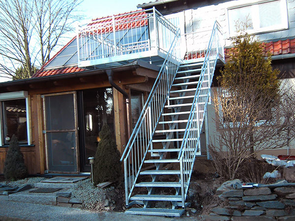 Treppenanlagen mit Geländer